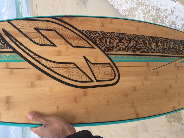 F-One - assignature