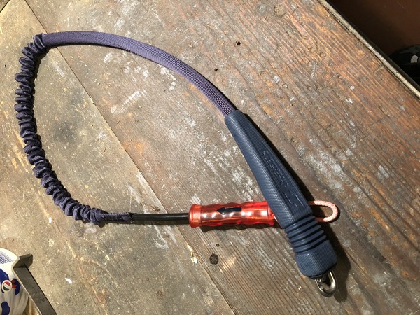 North - Leash handlepass