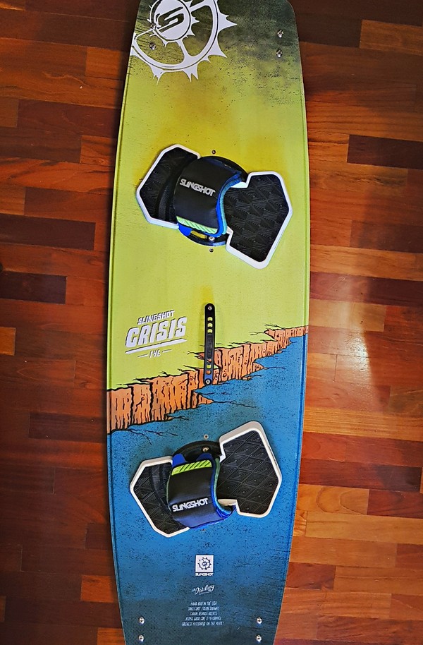 Slingshot - Crisis 146 2017 con pad dually 2018