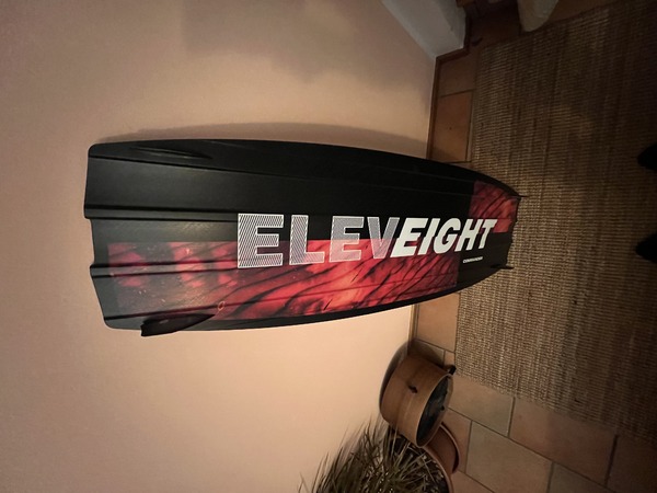 Eleveight - Commander AG PRO V2