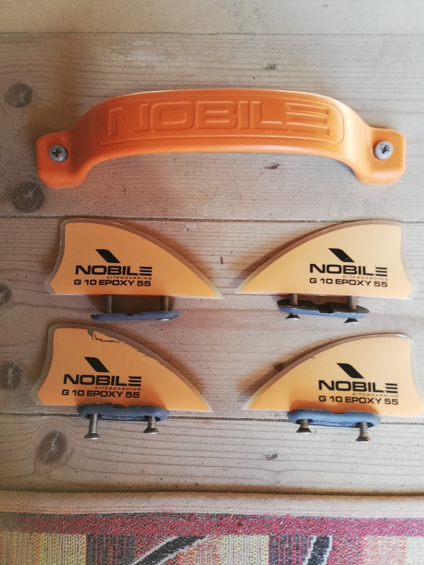 Nobile - Pinnette e maniglia