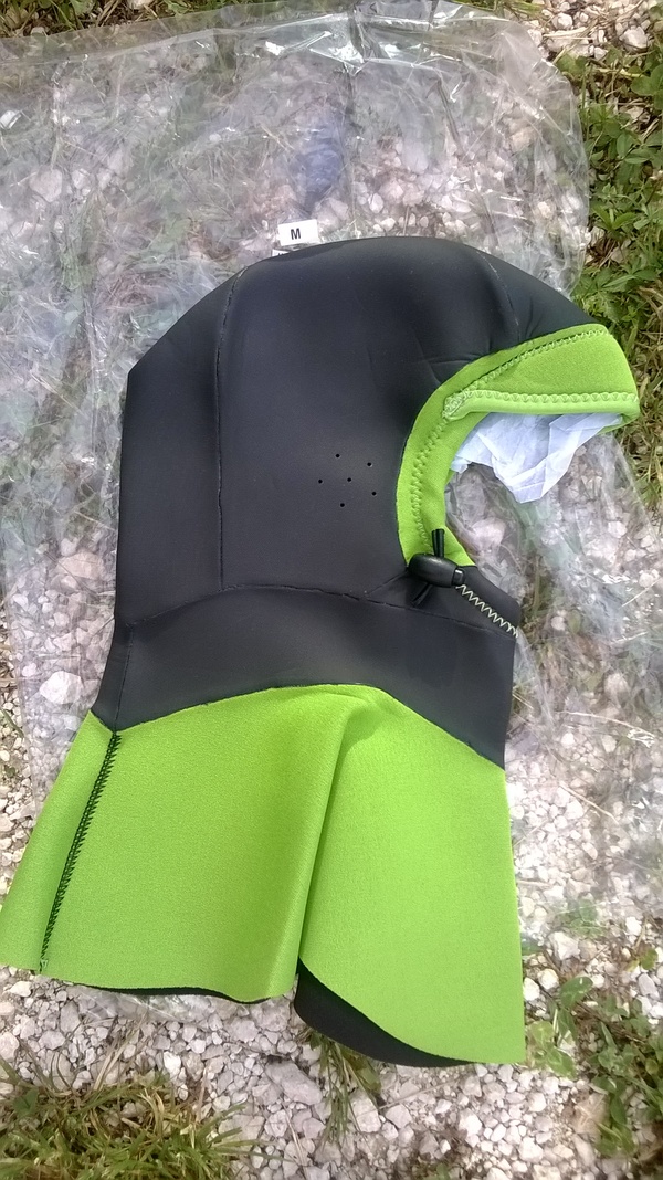 Underwave - Cappuccio e Guanti NUOVI neoprene