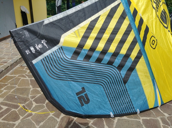 Cabrinha - Moto 12 - 2020