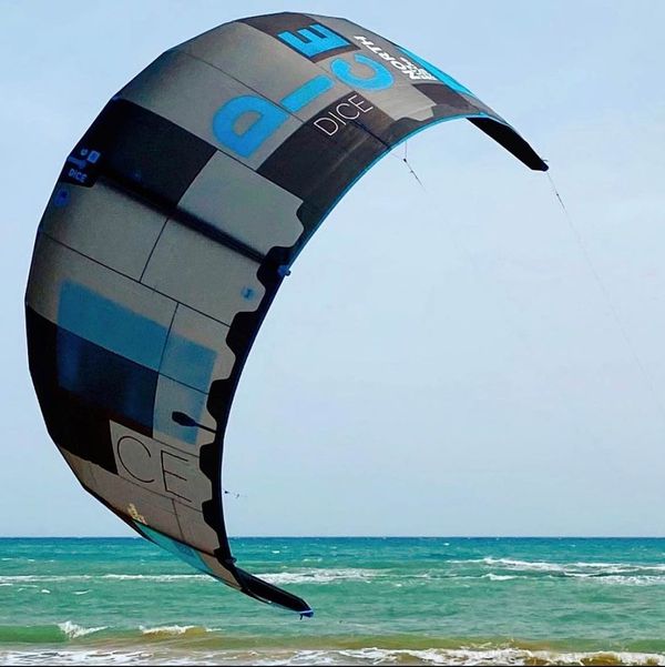 altra - Kite North DICE 9 anno 2018 + barra North Trust Bar pari al nuovo - duotone DICE