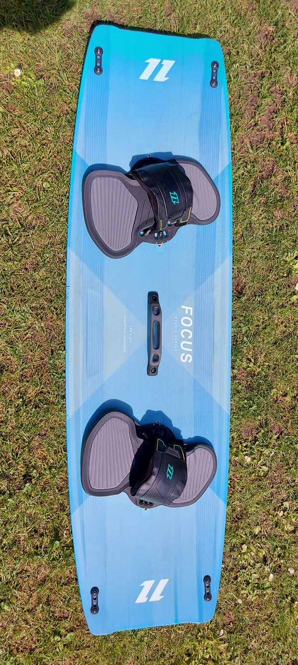 North - FOCUS HYBRID 2020 136X41