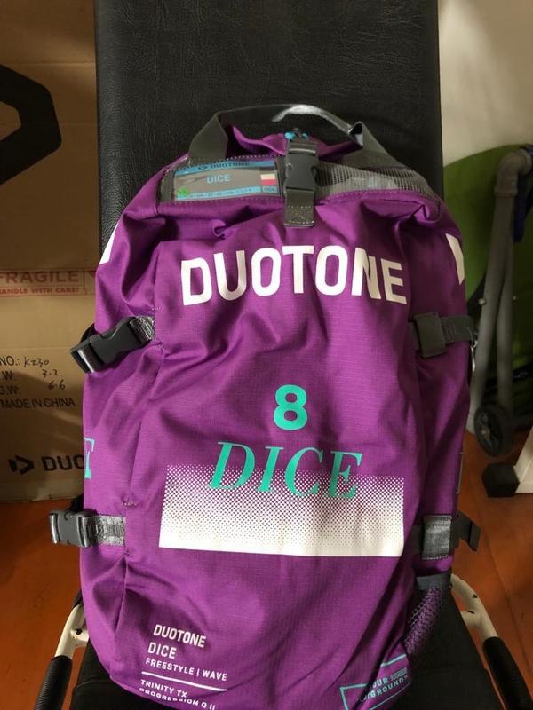 Duotone - dice 8 