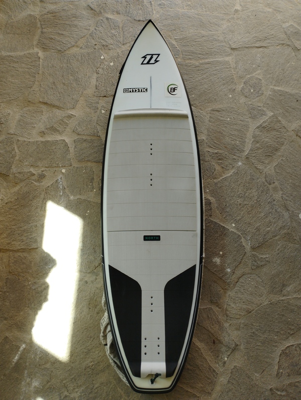 North - Charge Surfboard 5'7 23