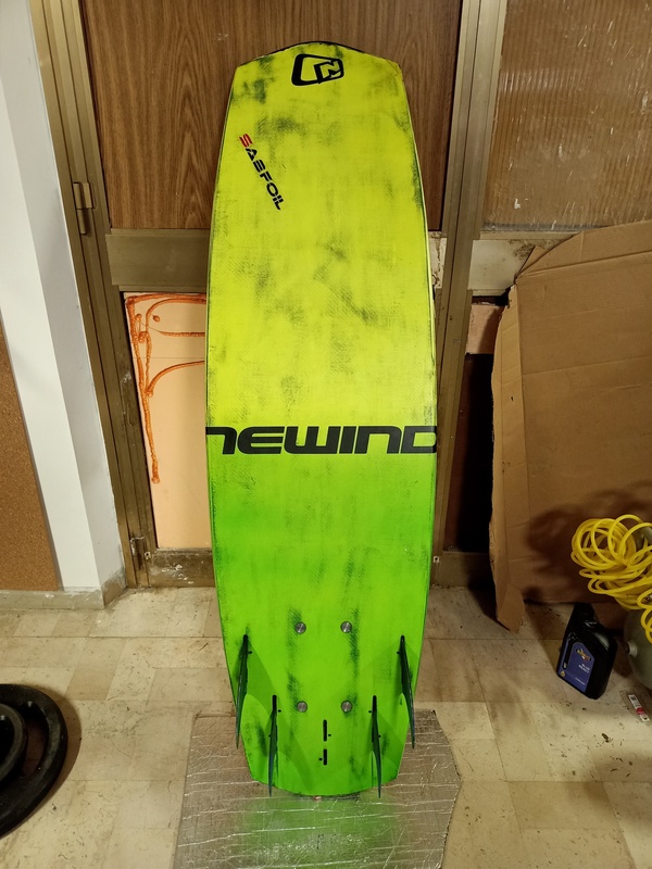 Newind - surfboard 