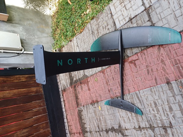 North - Sonar Carbon Foil