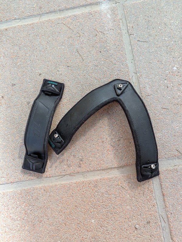 North - V straps 