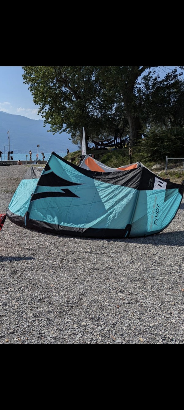 Naish - Pivot 2025