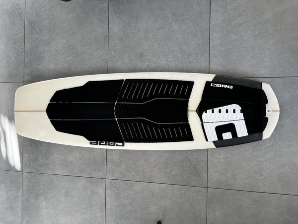 Core - 720 v.1 � Directional Kiteboard 5�1