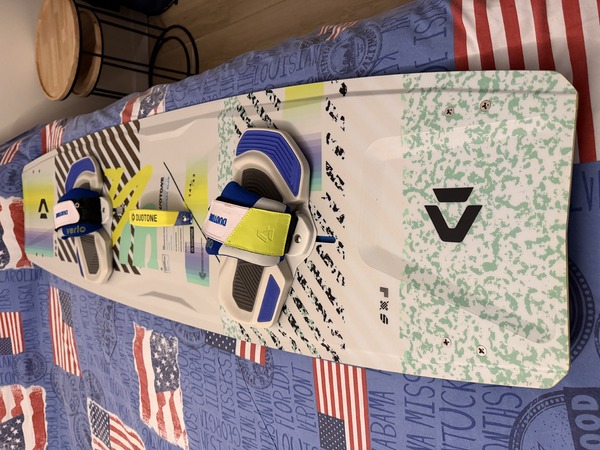 Duotone - 2024 Select Concept Blue 144 X 42 con pad  Vario Combo 2024 Pads & Straps M-XL