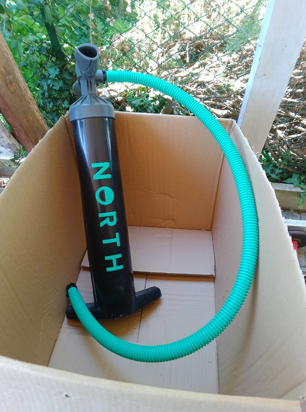 North - POMPA MANUALE XL 2026