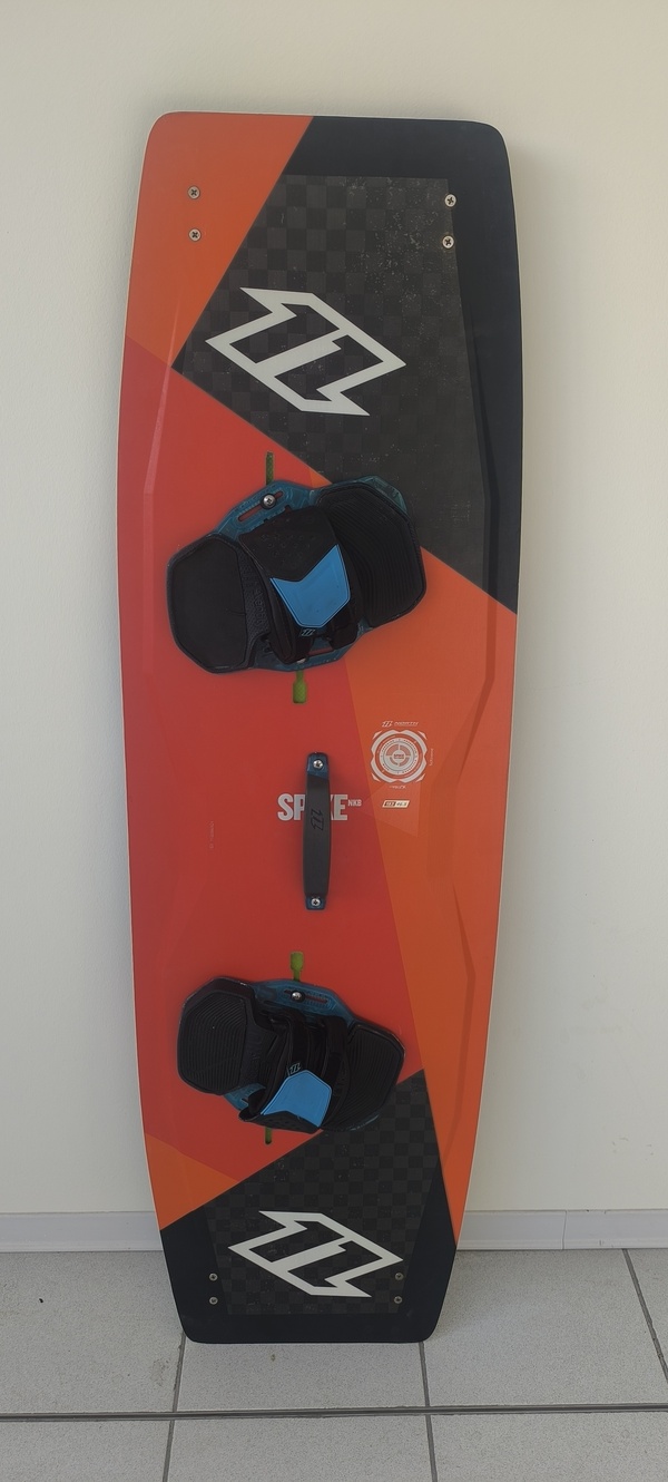 North - Spike Textreme 152x46.5