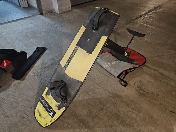 Groove - Kite Foil completo Spotz Tuna + tavola Groove Full Carbon - 650 �