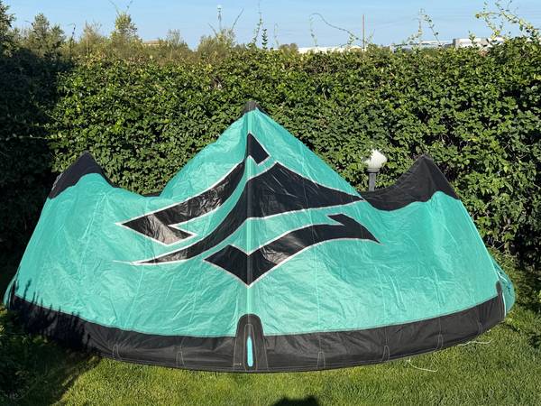 Naish - Pivot 8m 25