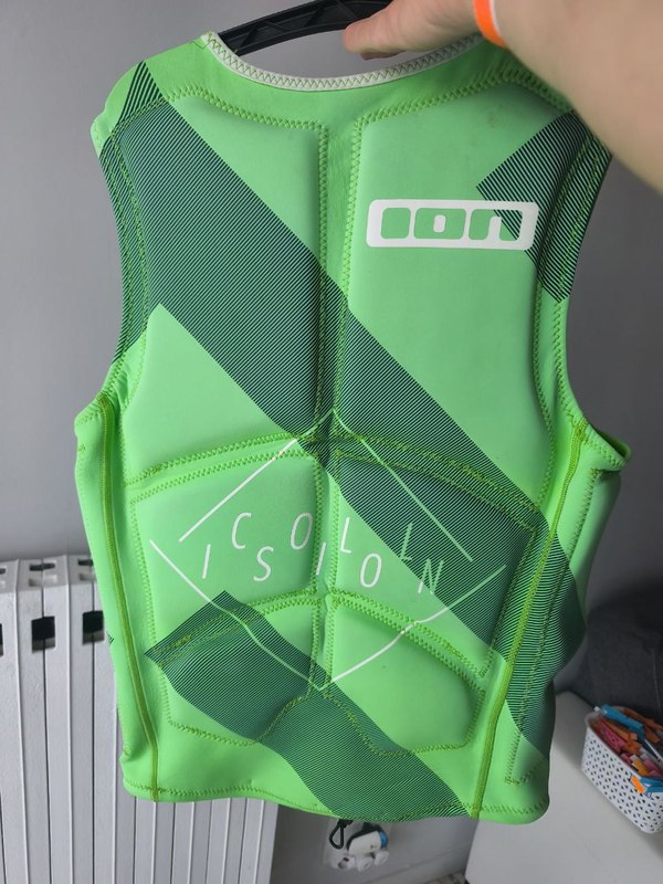 altra - Ion Impact vest collision