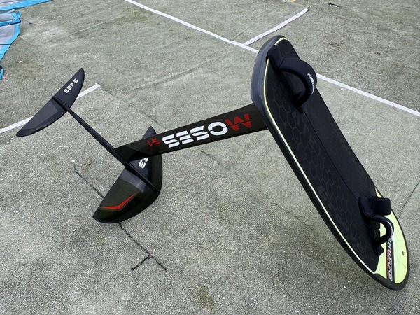 Moses - Hydrofoil Sab Moses 633 con tavola Flygroove Skate