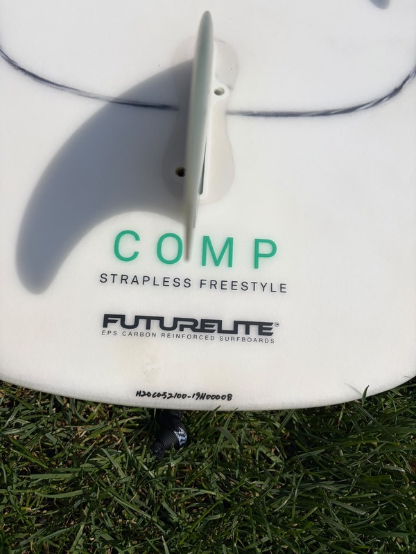 North - Comp straples