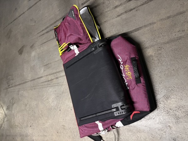 Pat Love - WINGBOARD TRAVEL BAG 145/65/35