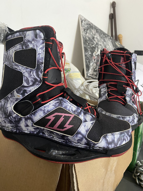 North - Boots 