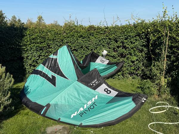 Naish - Pivot 8m 25