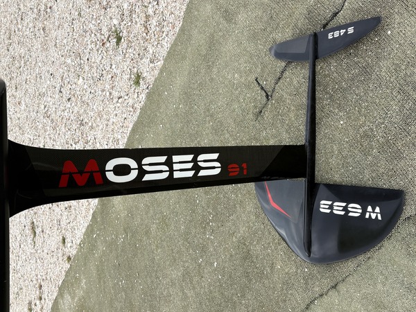 Moses - Hydrofoil Sab Moses 633 con tavola Flygroove Skate