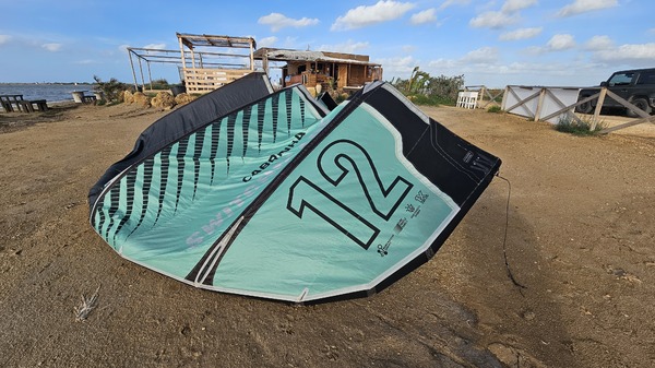 Cabrinha - Set completo Cabrinha Switchblade 9 m + 12 m (2021) + Barra Overdrive 4250 + Pompa Cabrinha XL