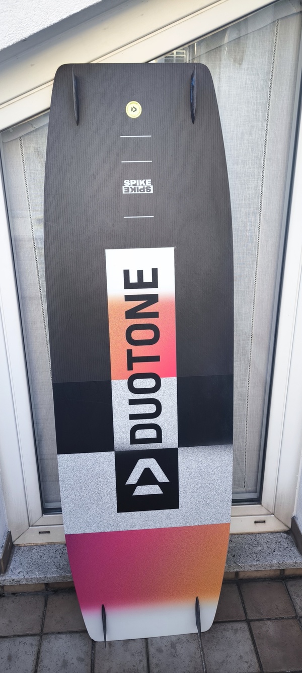 Duotone - Spike