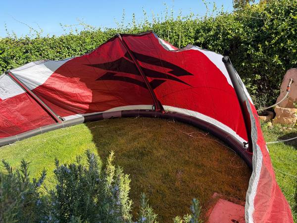 Naish - Pivot 10m 25
