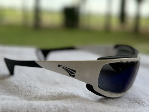 altra - Lip Sunglasses Typhoone