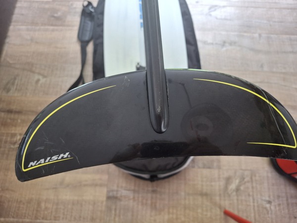 Naish - Hover 127cm mast Alu 85 front 960